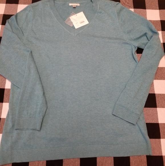 Sweater - Picture 3 of 3